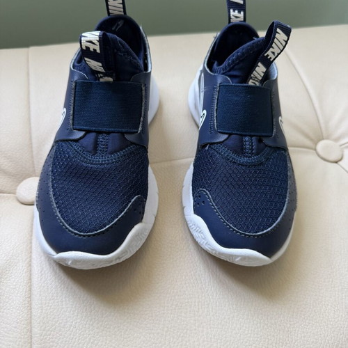 Nike trainers, dark blue