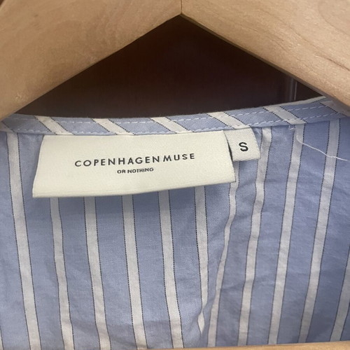 Copenhagen Muse shirt like new with puff sleeves and special collar
