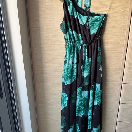 Dress with one shoulder and belt new, black and green