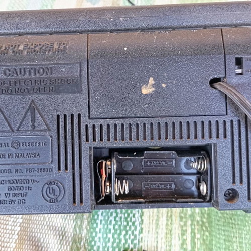 General Electric FM-AM radio vintage used model 7-26600