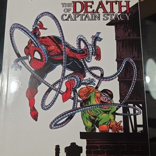 Spider-Man: Death of Captain Stacy comic like new by Marvel