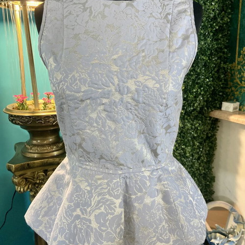 Embossed brocade sleeveless blouse blue silver, new, size S
