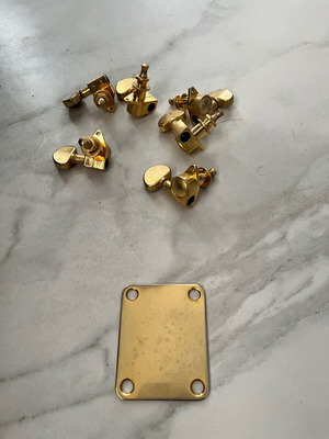 Grover guitar tuners used, gold with backplate