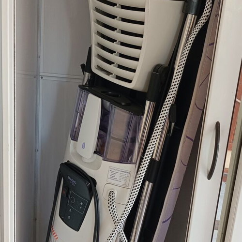 Laurastar Magic L-S5 ironing system like new