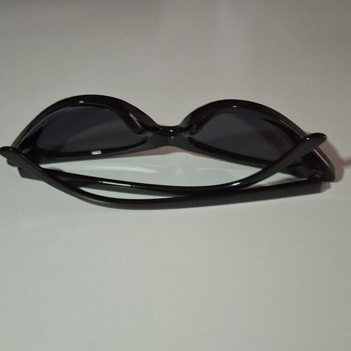 Cat Eye sunglasses modern, like new, black