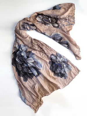 Pareo large floral pattern in earthy colors like new
