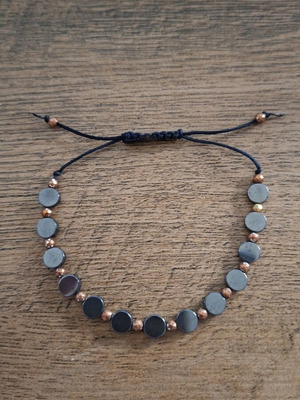 Bracelet with adjustable opening like new, black and gold