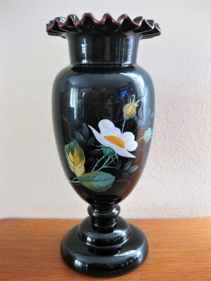 Βάζο οπαλίνα μεταχειρισμένο, χειροποίητο με ζωγραφισμένα λουλούδια