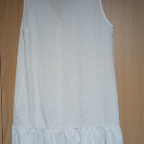Dress size 14-16 UK new, white summer floaty