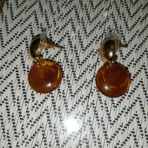 Chrysa dangling earrings new with agate