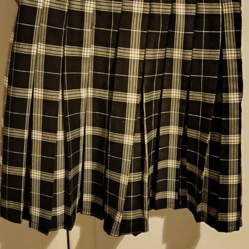 Terranova pleated short skirt size M like new, black and white