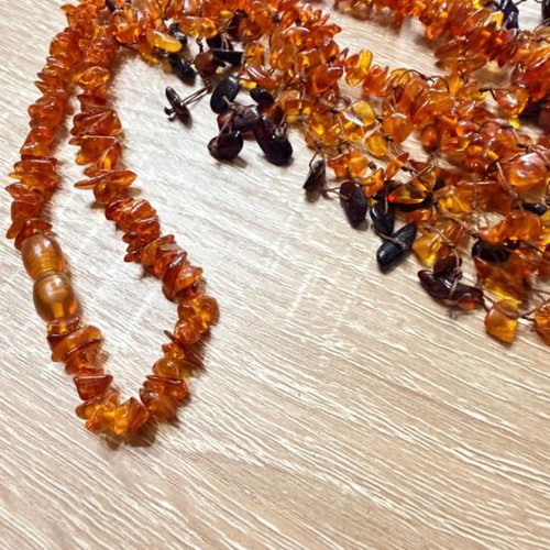 Amber necklace like new, 29 cm length