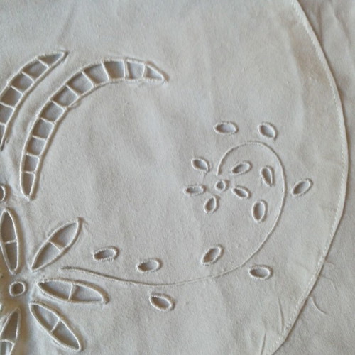 Kitchen apron handmade with cutwork embroidery new
