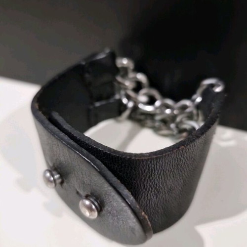 Gothic leather bracelet with chain like new, black