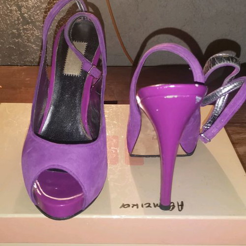 Jennifer Lopez purple pumps used, size 38