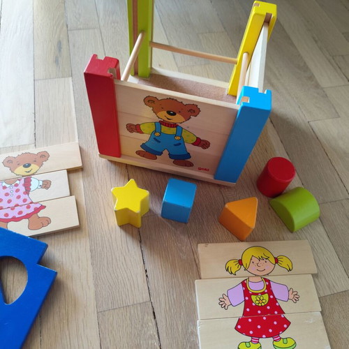 Goki Wooden Shape Sorting Cube like new, 19 pieces