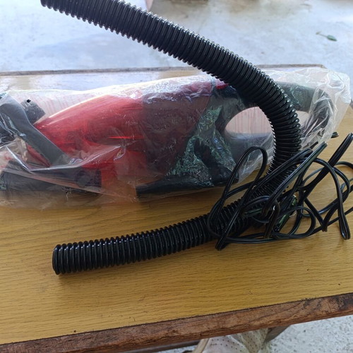 Cordless car vacuum cleaner used