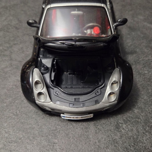 Burago Smart Roadster 2003 diecast metal model 1:18 used