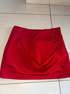 Zara skirt red like new unworn, size S