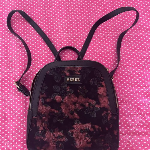 Verde black backpack bag like new