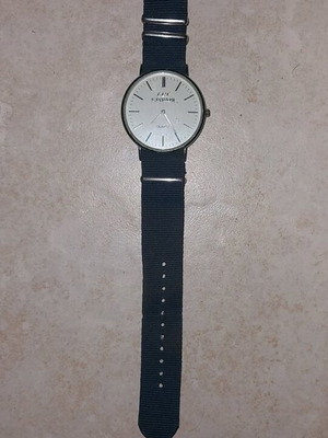 LLT Fashion Quartz watch used, blue
