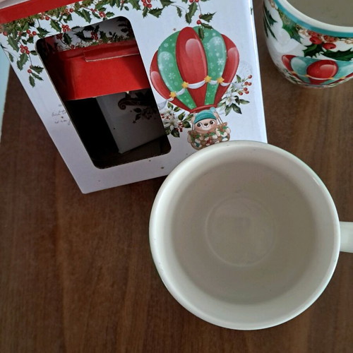 Porcelain Christmas mugs used, set of 2 with boxes