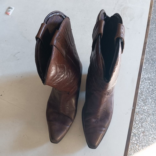 Buffalo leather cowboy short boots like new, brown, size 44.5