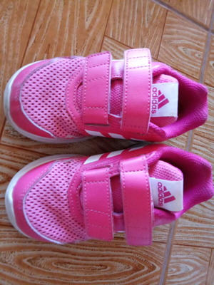 Αθλητικά Adidas ροζ μεταχειρισμένα No 25