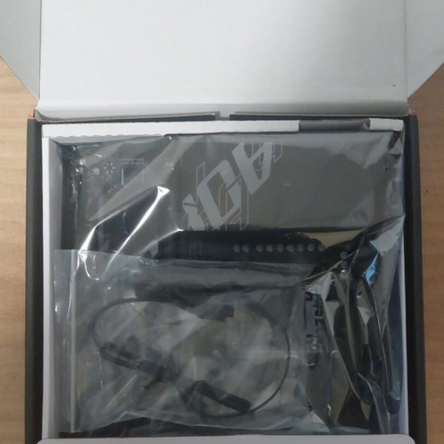 Gigabyte X870M AORUS Elite WIFI7 Motherboard Micro ATX like new with AMD AM5 Socket