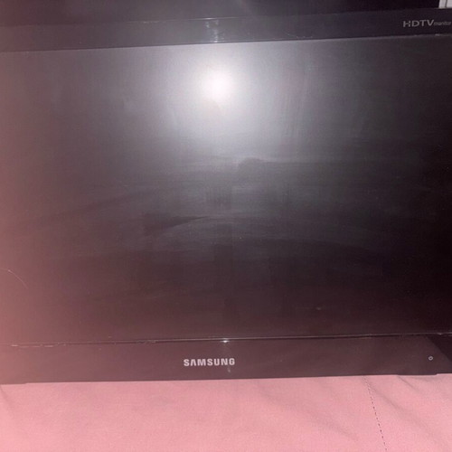 Led TV PC Monitor LD220HD like new