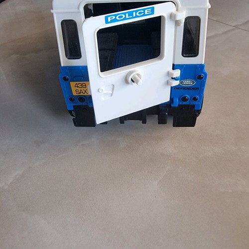 Bruder Land Rover Police 1/16 used with trailer