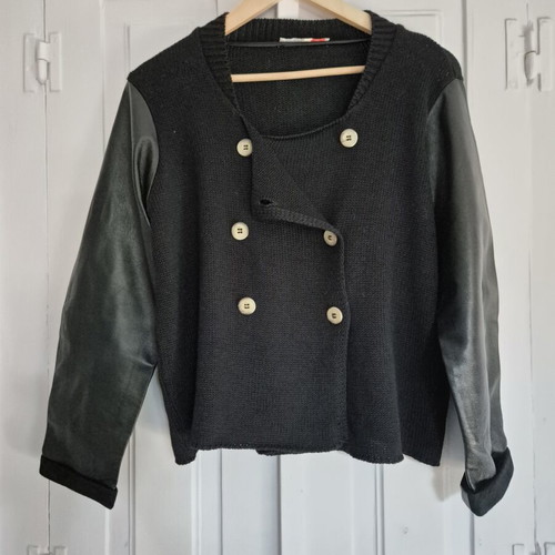 Knitted Bloom jacket like new, leather-look sleeves, black