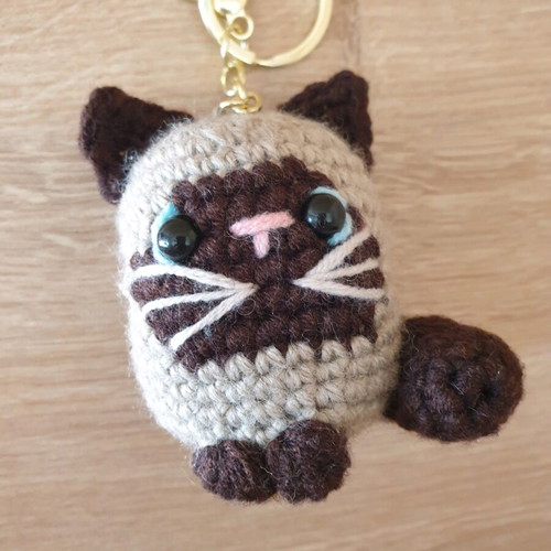 Siam Cat Amigurumi Knitted Handmade Keychain new