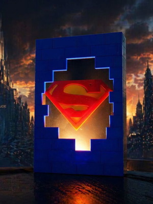 Superman Table Lamp new, USB powered, Justice League theme