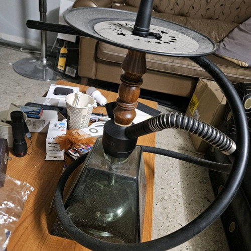 Amy deluxe hookah like new without glass