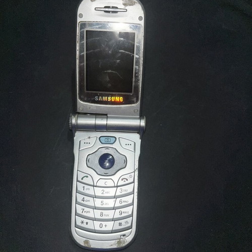 Samsung SGH-V200 used mobile phone without charger