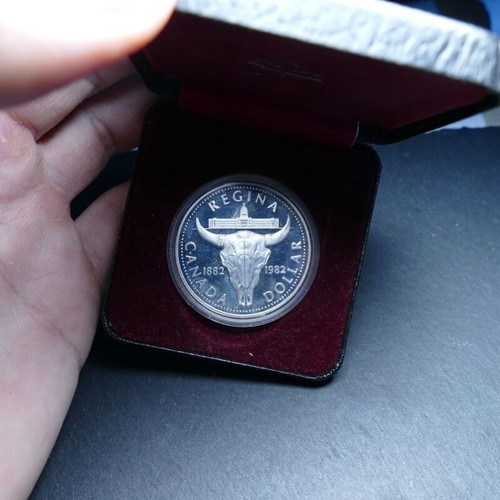 Silver coin Canada 1982 with case