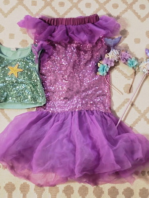 Mermaid costume for 7 years old new with skirt, top and accessories