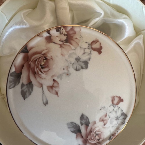 Oriana Ferelli porcelain tea cup with lid new in gift packaging