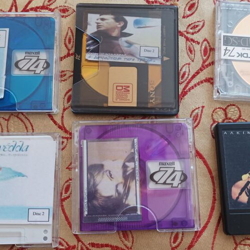 MD cassette tapes like new, pack of 18, Greek and foreign