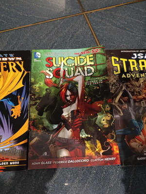 DC comics set of 3 like new, English