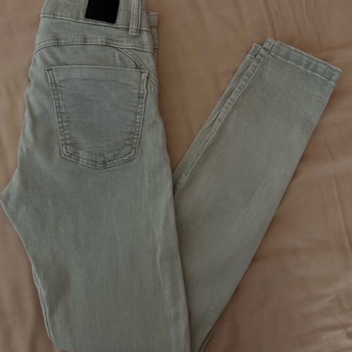 Bershka Skinny Jeans Size 34 Like New Grey
