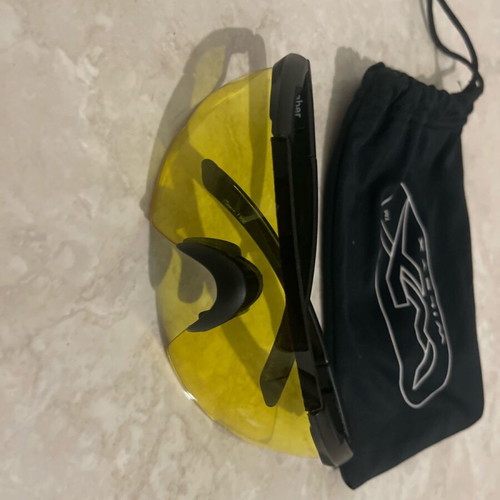 Wiley X Saber frame with yellow lens like new