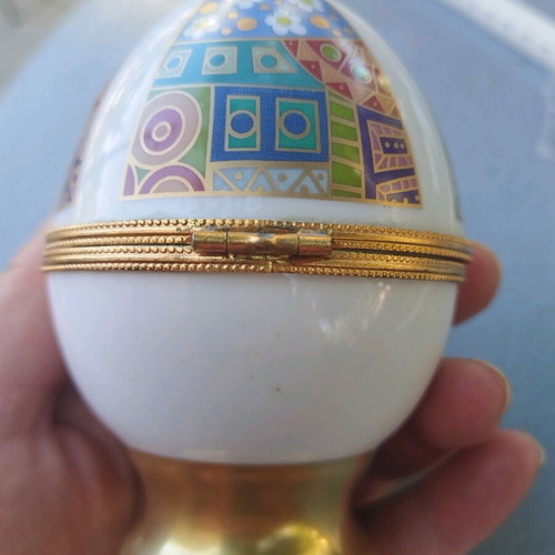Vintage collectible Raynaud Limoges egg for Zerteo like new