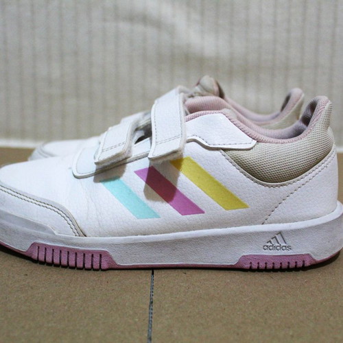 Girls' Adidas athletic shoes used, size 35, white