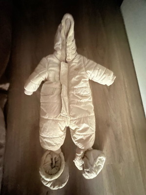 Mayoral baby snowsuit like new for 3 months, beige, 62 cm