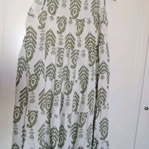 Dress new size Large, modern and comfortable