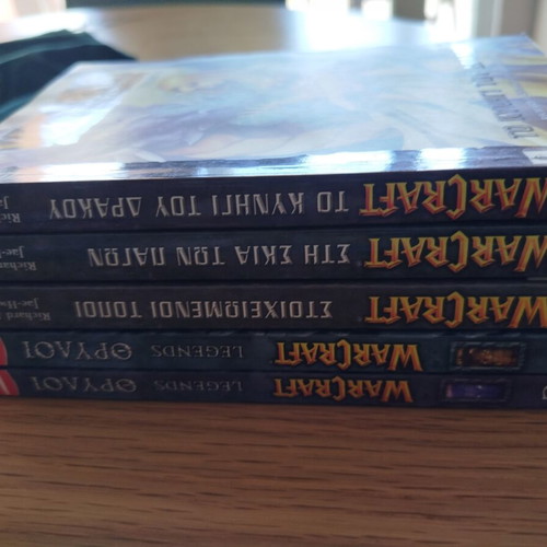 Warcraft comic set of 5 like new from Anubis