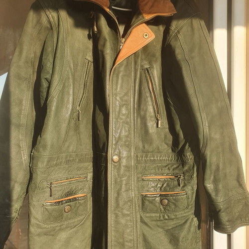 Vintage leather jacket Estilo exclusive medium, slightly used, cypress