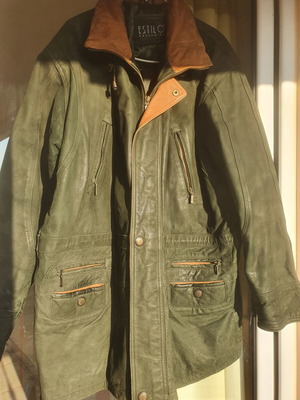 Vintage leather jacket Estilo exclusive medium, slightly used, cypress